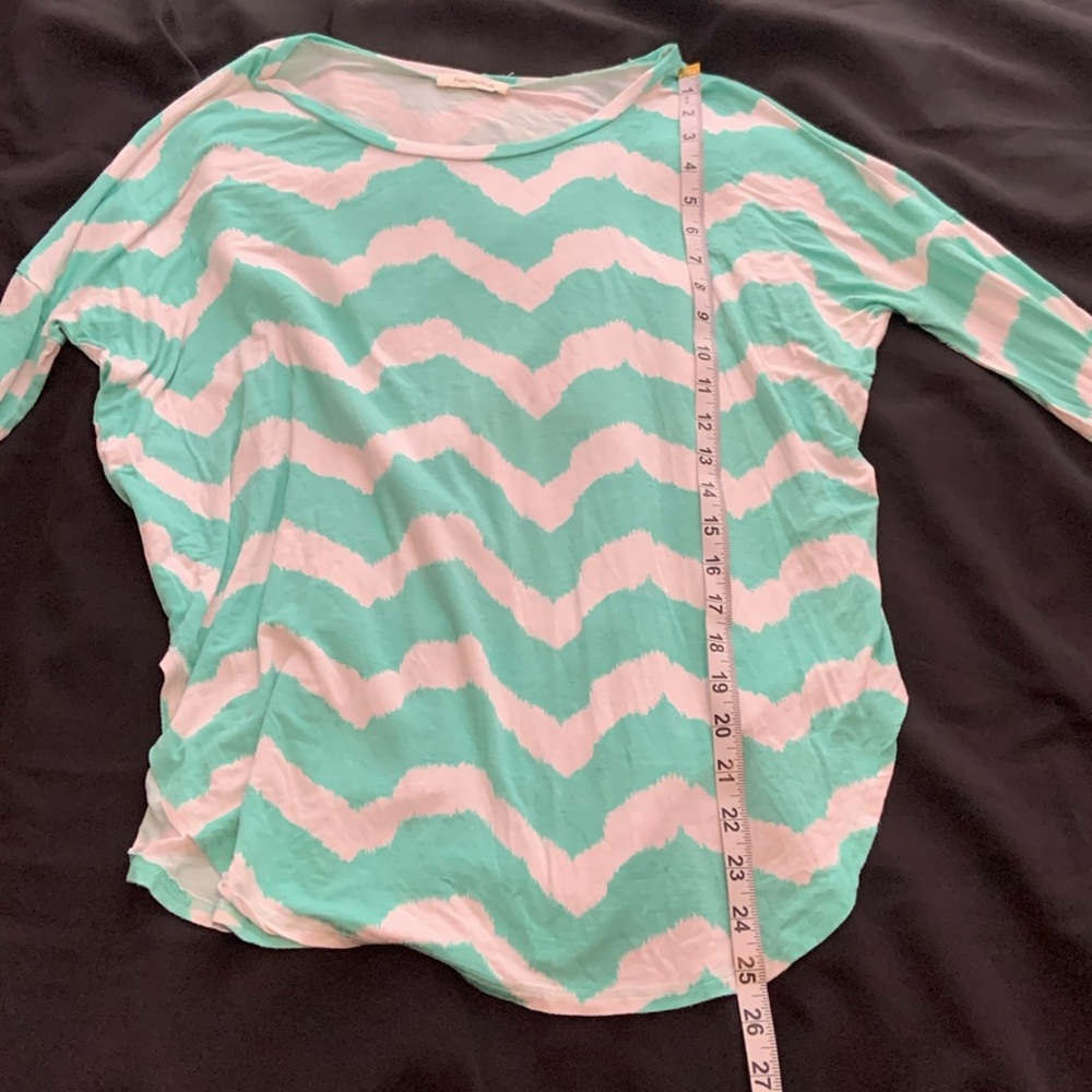 Fascination Chevron Top - Picture 7 of 7